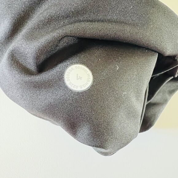 LULULEMON ATHLETICA Solid Black F & F Crop 19" *Cool Leggings - US 4 - Picture 7 of 8